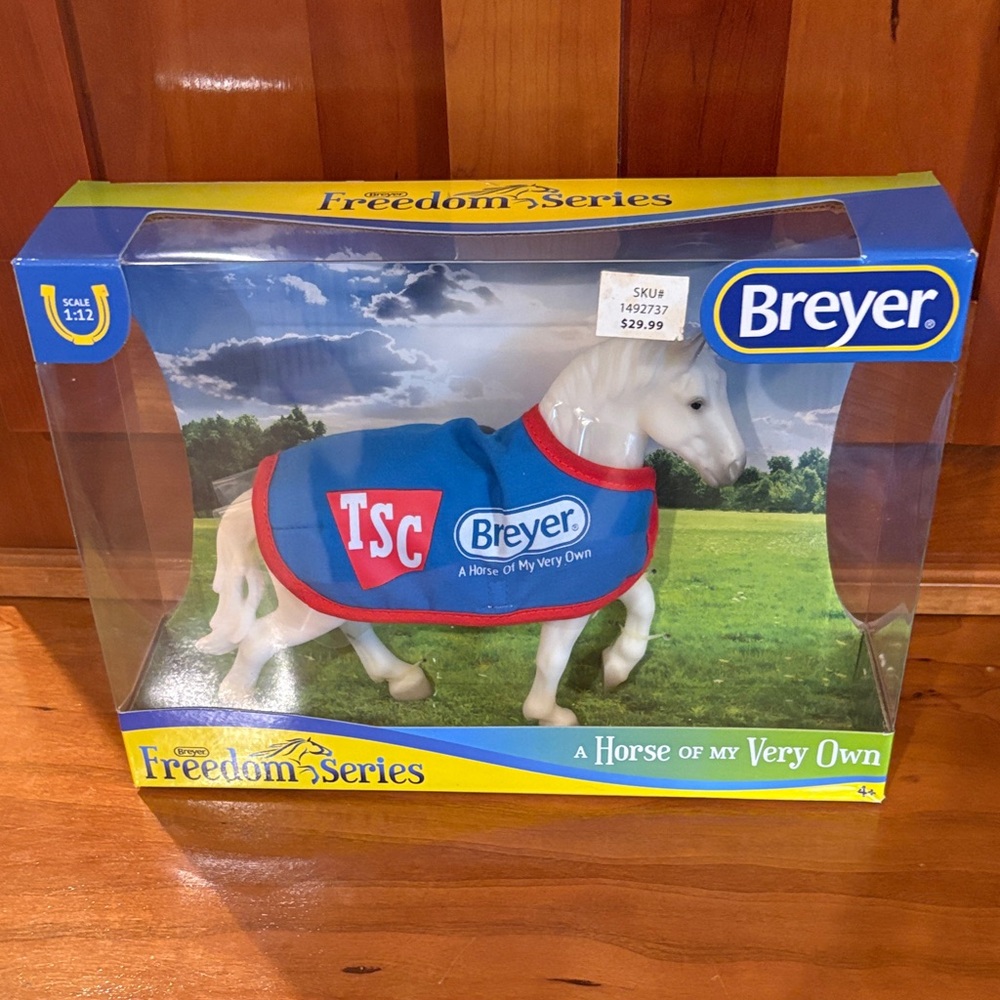 Breyer White Horse with Blue and Red TSC Blanket